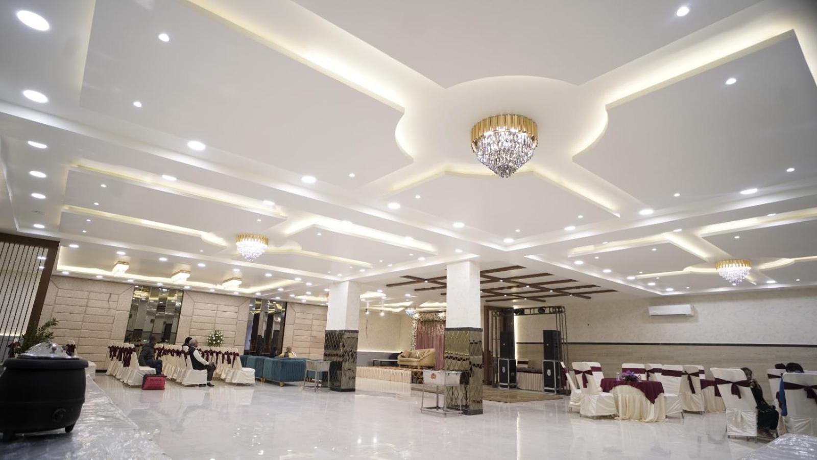 The Imperial Hotel And Convention Centre Kānpur Exterior foto